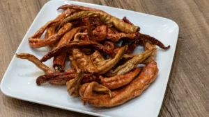 Kuru Karaağaç Biberi